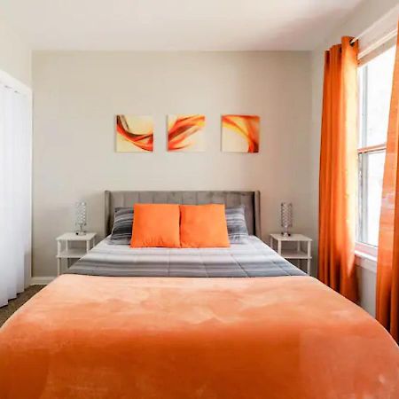 La Naranja Retreat - Cozy Duplex Near Downtown With Parking, 300 Mb Wifi & Self Check In Cleveland Exterior foto