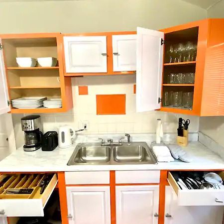 La Naranja Retreat - Cozy Duplex Near Downtown With Parking, 300 Mb Wifi & Self Check In Cleveland Exterior foto