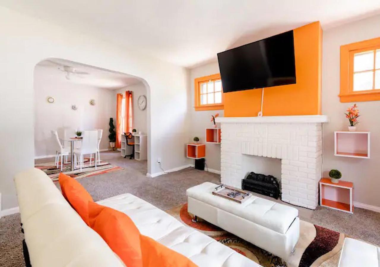 La Naranja Retreat - Cozy Duplex Near Downtown With Parking, 300 Mb Wifi & Self Check In Cleveland Exterior foto