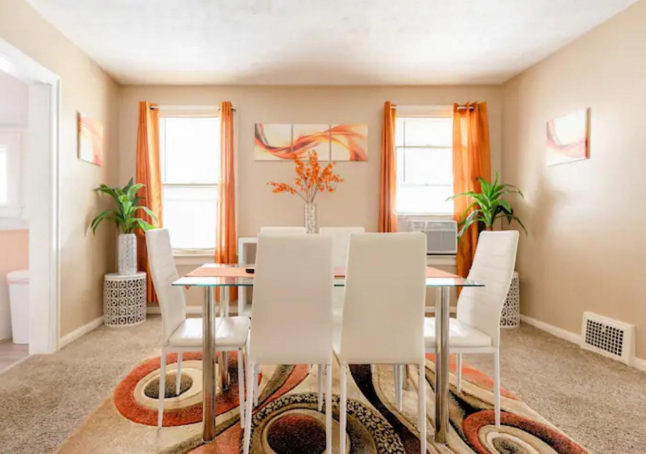 La Naranja Retreat - Cozy Duplex Near Downtown With Parking, 300 Mb Wifi & Self Check In Cleveland Exterior foto