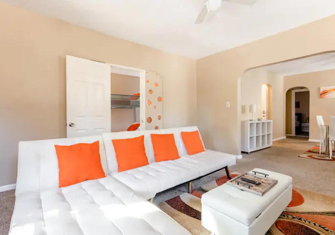 La Naranja Retreat - Cozy Duplex Near Downtown With Parking, 300 Mb Wifi & Self Check In Cleveland Exterior foto