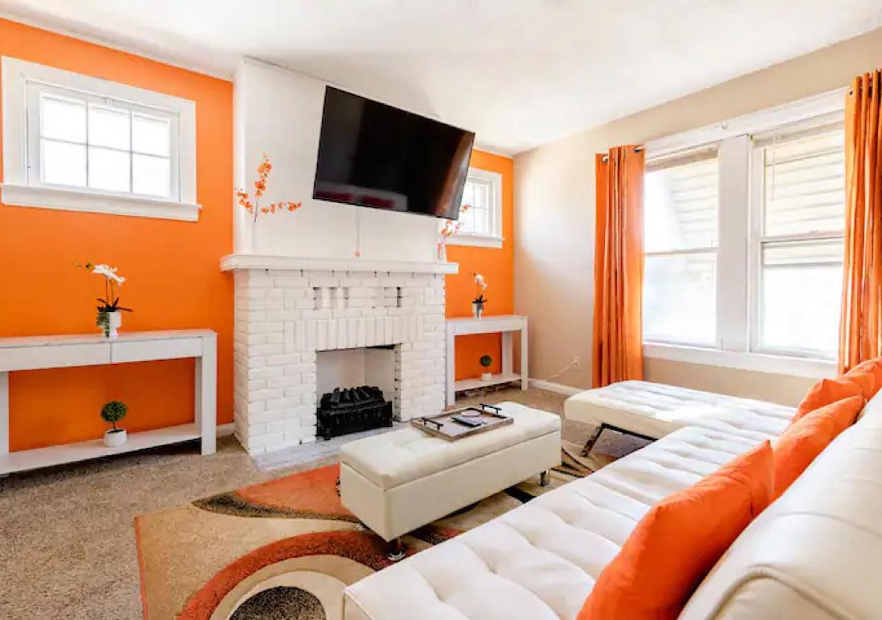 La Naranja Retreat - Cozy Duplex Near Downtown With Parking, 300 Mb Wifi & Self Check In Cleveland Exterior foto