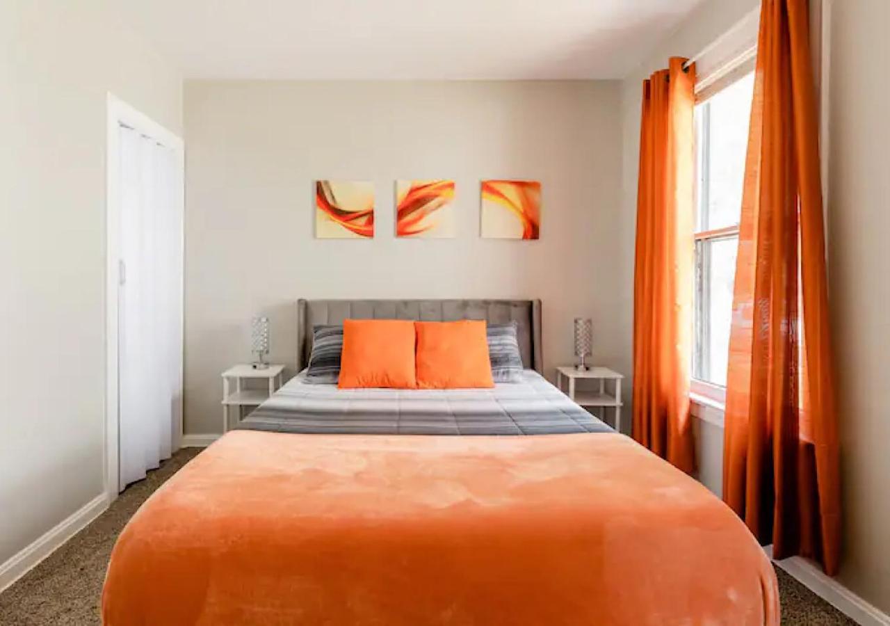 La Naranja Retreat - Cozy Duplex Near Downtown With Parking, 300 Mb Wifi & Self Check In Cleveland Exterior foto