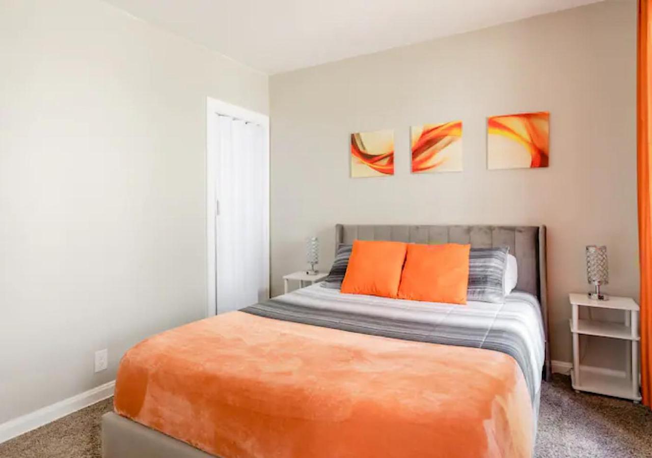 La Naranja Retreat - Cozy Duplex Near Downtown With Parking, 300 Mb Wifi & Self Check In Cleveland Exterior foto