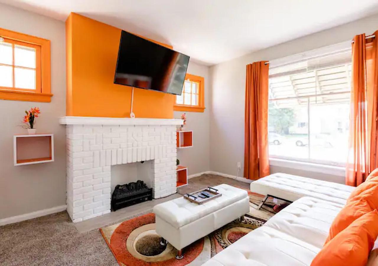 La Naranja Retreat - Cozy Duplex Near Downtown With Parking, 300 Mb Wifi & Self Check In Cleveland Exterior foto