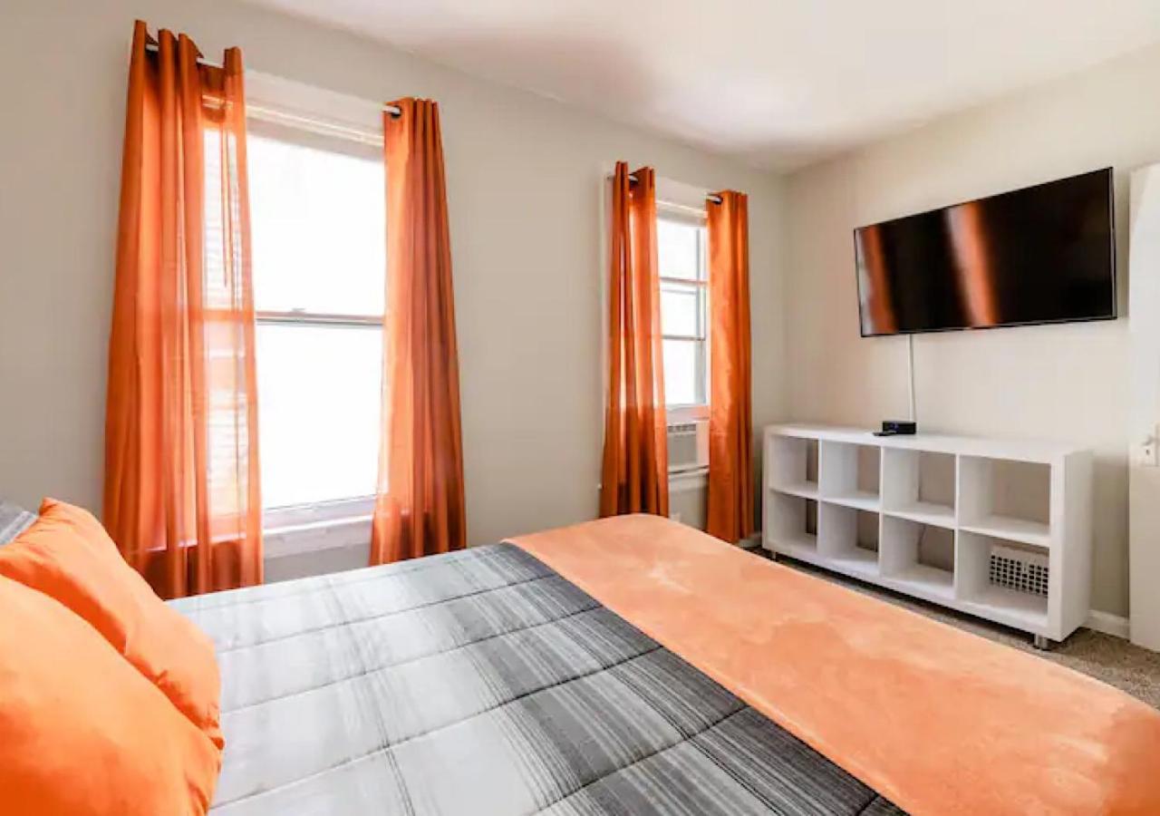 La Naranja Retreat - Cozy Duplex Near Downtown With Parking, 300 Mb Wifi & Self Check In Cleveland Exterior foto