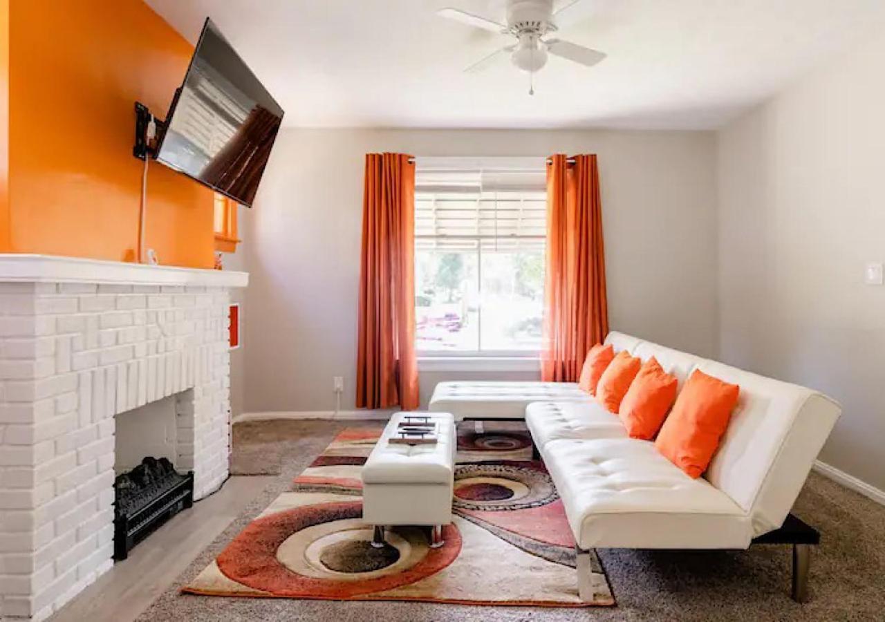 La Naranja Retreat - Cozy Duplex Near Downtown With Parking, 300 Mb Wifi & Self Check In Cleveland Exterior foto