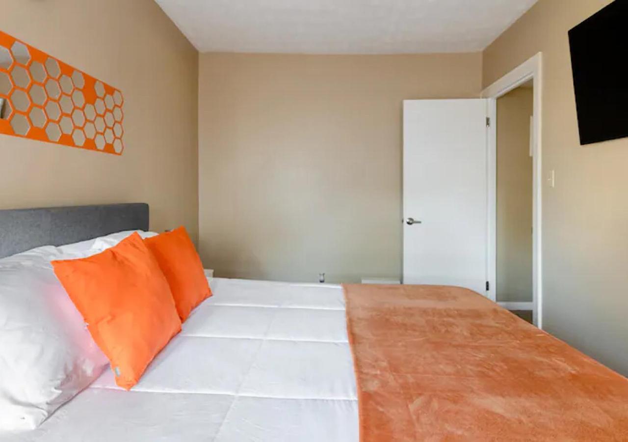La Naranja Retreat - Cozy Duplex Near Downtown With Parking, 300 Mb Wifi & Self Check In Cleveland Exterior foto